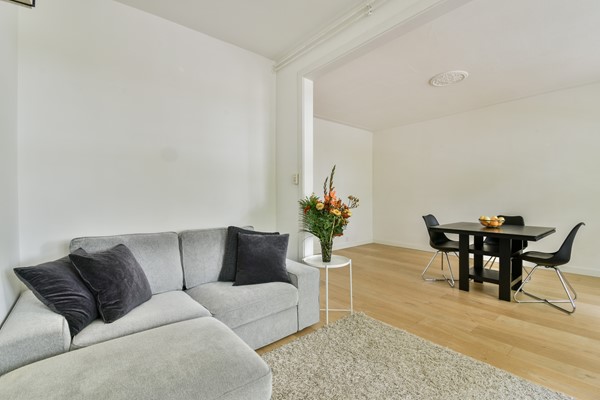 Medium property photo - Willem de Zwijgerlaan 126-3, 1056 JV Amsterdam